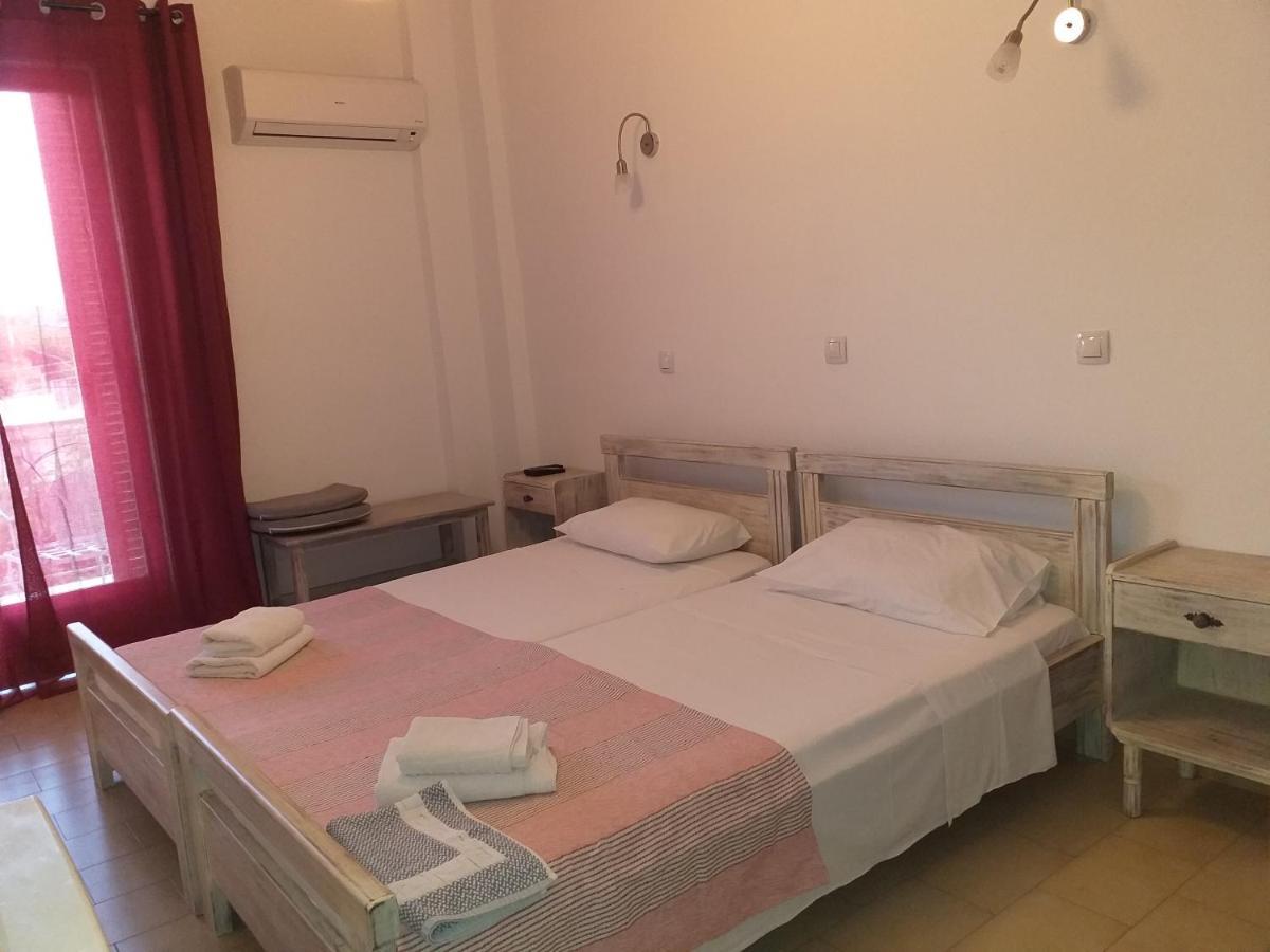 Ψιλή Άμμος Hotel Tolón Exterior foto